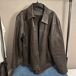 Claiborne Men s lambskin leather brown collared jacket